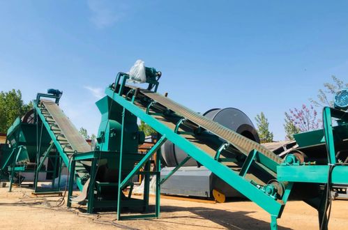 有機(jī)肥生產(chǎn)線核心裝備——翻堆機(jī)的功能、類型與選型指南